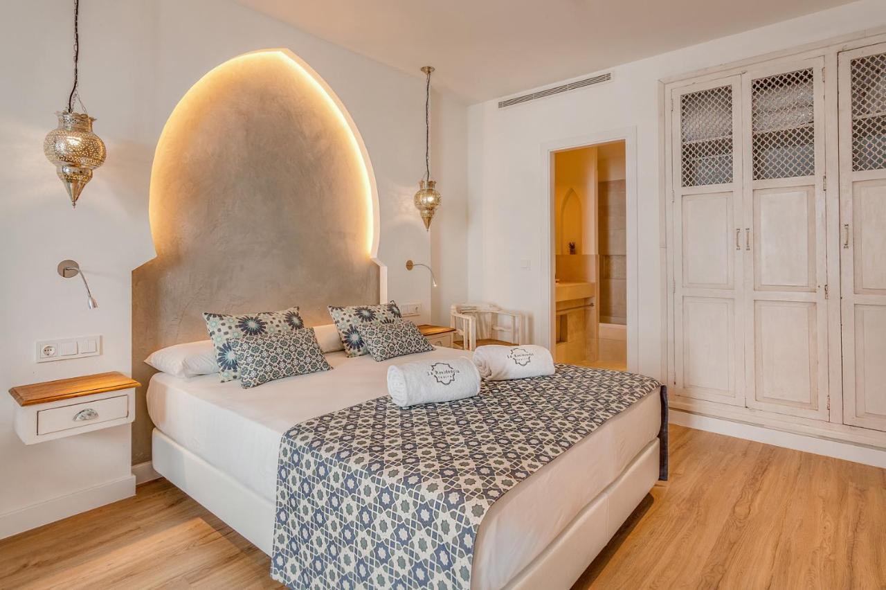 Room with terrace with patio view,725335057:JPEG